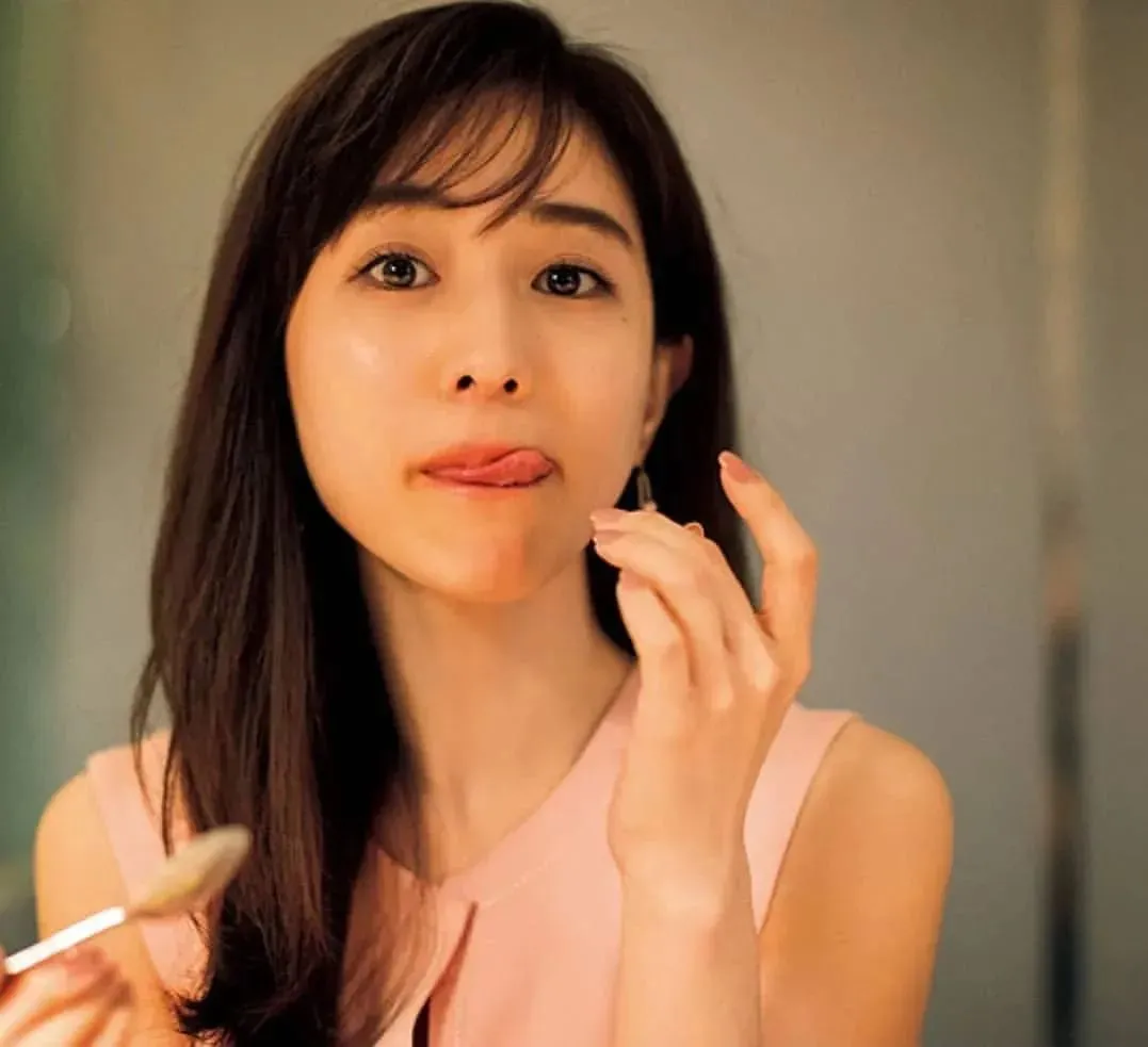 內田美奈子時尚潮流追蹤與學習指南，最新時尚趨勢詳解