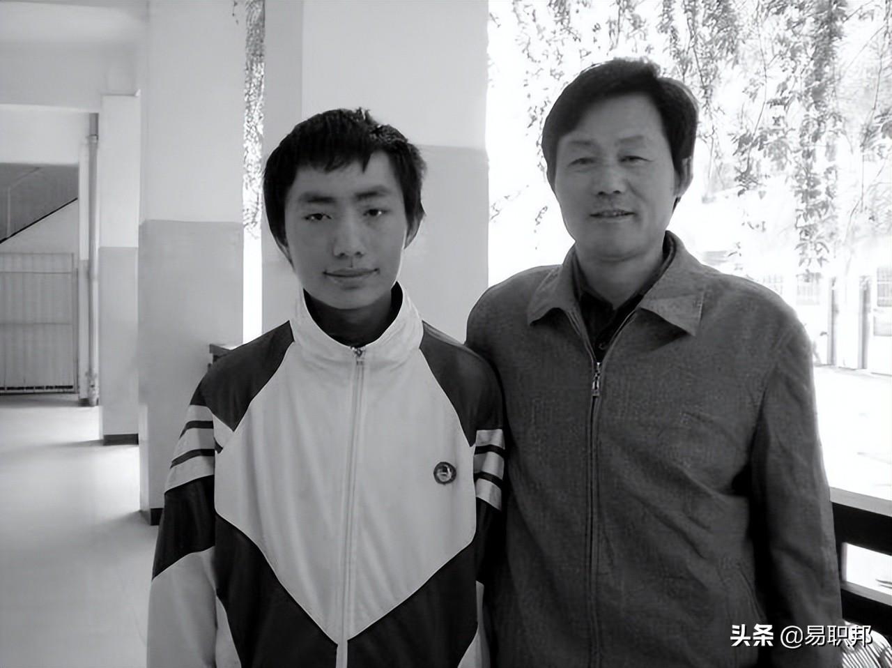 科技之光引領鄉村教育新篇章，鄉村男教師最新章節報道