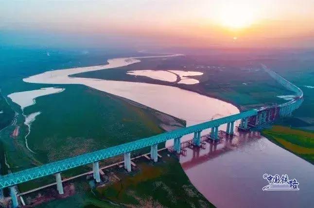 呂梁鐵路最新消息,呂梁鐵路最新消息與一段溫馨的旅程