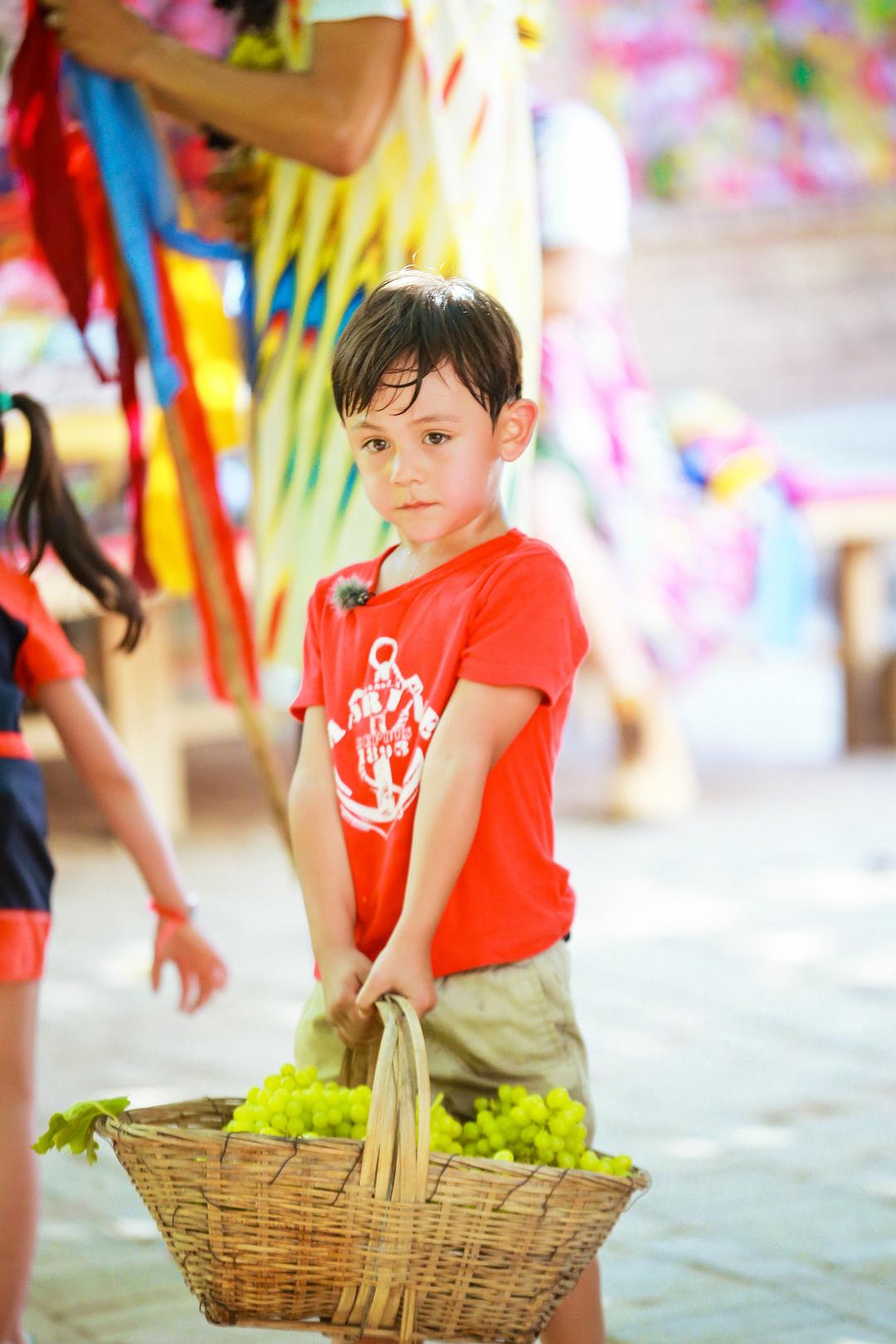 劉諾一最新照片揭示科技新星，未來生活的無限可能體驗