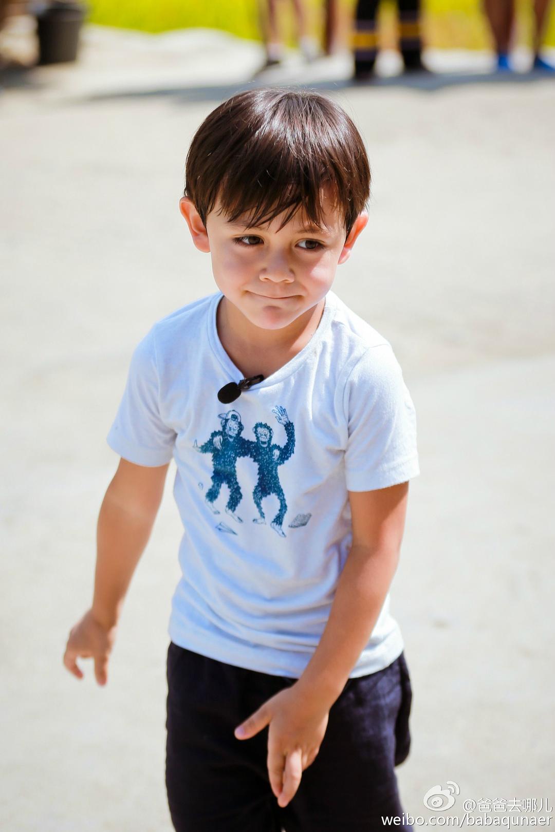 劉諾一最新照片揭示科技新星,未來生活的無限可能體驗