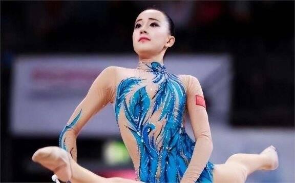 劉巖最新暴瘦照片引發關注，審美趨勢下的體重話題熱議