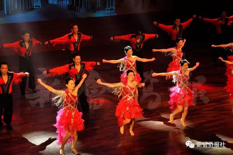 最新排舞女王分解動作，與自然美景的舞步之旅