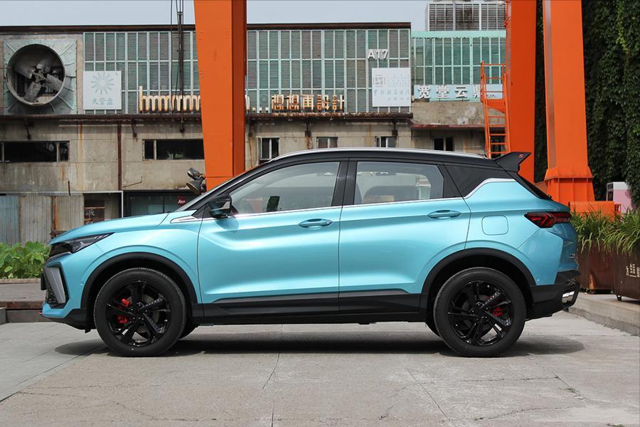 吉利最新款SUV價格概覽，性價比之選，眾車間中的矚目焦點
