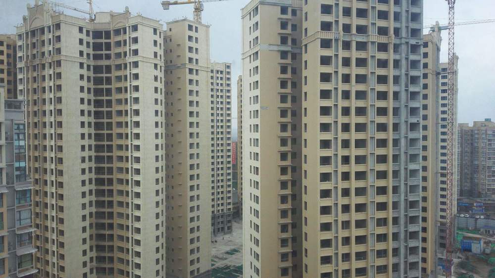 承德縣下板城最新樓盤探秘，小巷深處的隱藏樓盤與獨特小店風采