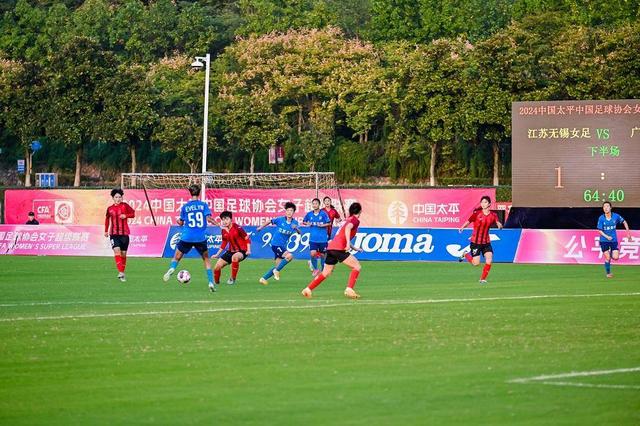 中國女足最新賽程揭秘，與大自然共舞，綠茵場上尋找內心激情