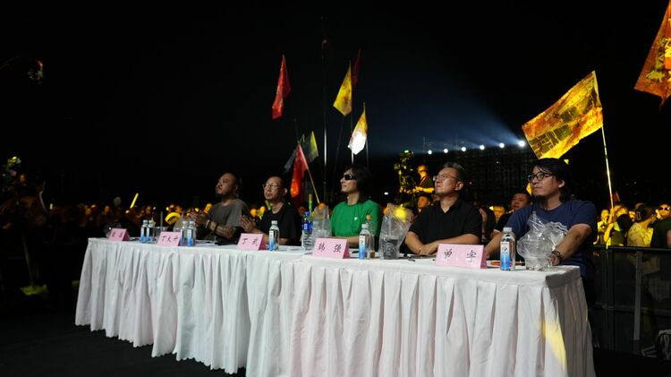 2024香港正版資料大全視頻,穩固計劃實施_演講版78.903