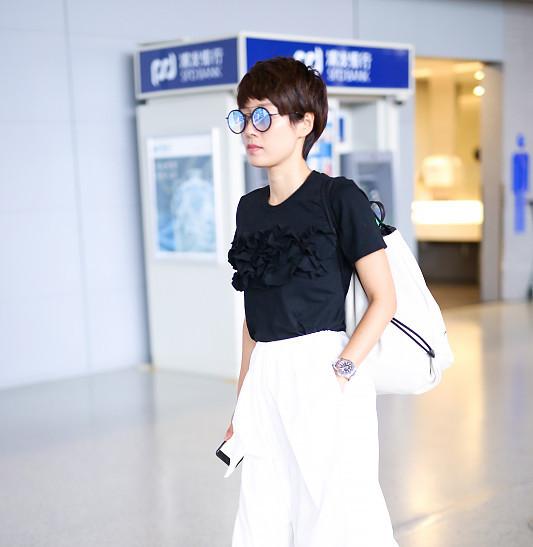 馬伊琍機場近照引發公眾焦點與隱私邊界熱議