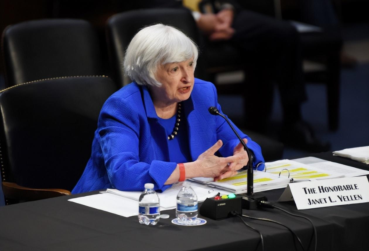 美國債務最新動態(tài)及其全球影響分析觀點一則