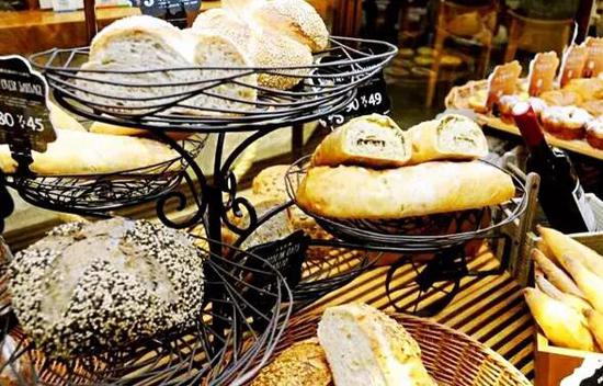 科技與新鮮烘焙的完美結(jié)合，面包店最新鮮時(shí)刻開啟新鮮烘焙之旅。