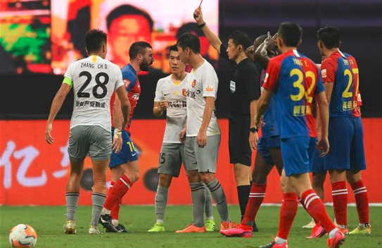 中國(guó)中超聯(lián)賽最新排名及其背后的自然美景引人矚目