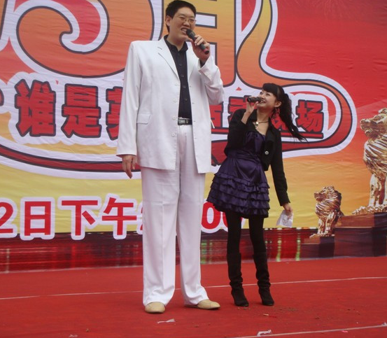 中國身高最高的人與神秘小店的奇遇