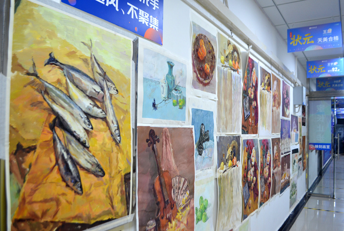 高考美術最新動態，夢想畫筆共舞，自信塑造未來