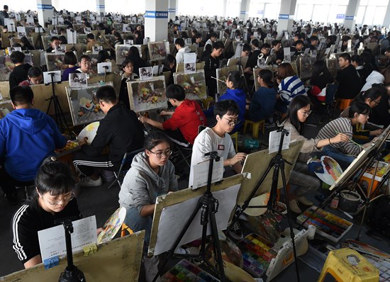 高考美術最新動態,夢想畫筆共舞,自信塑造未來