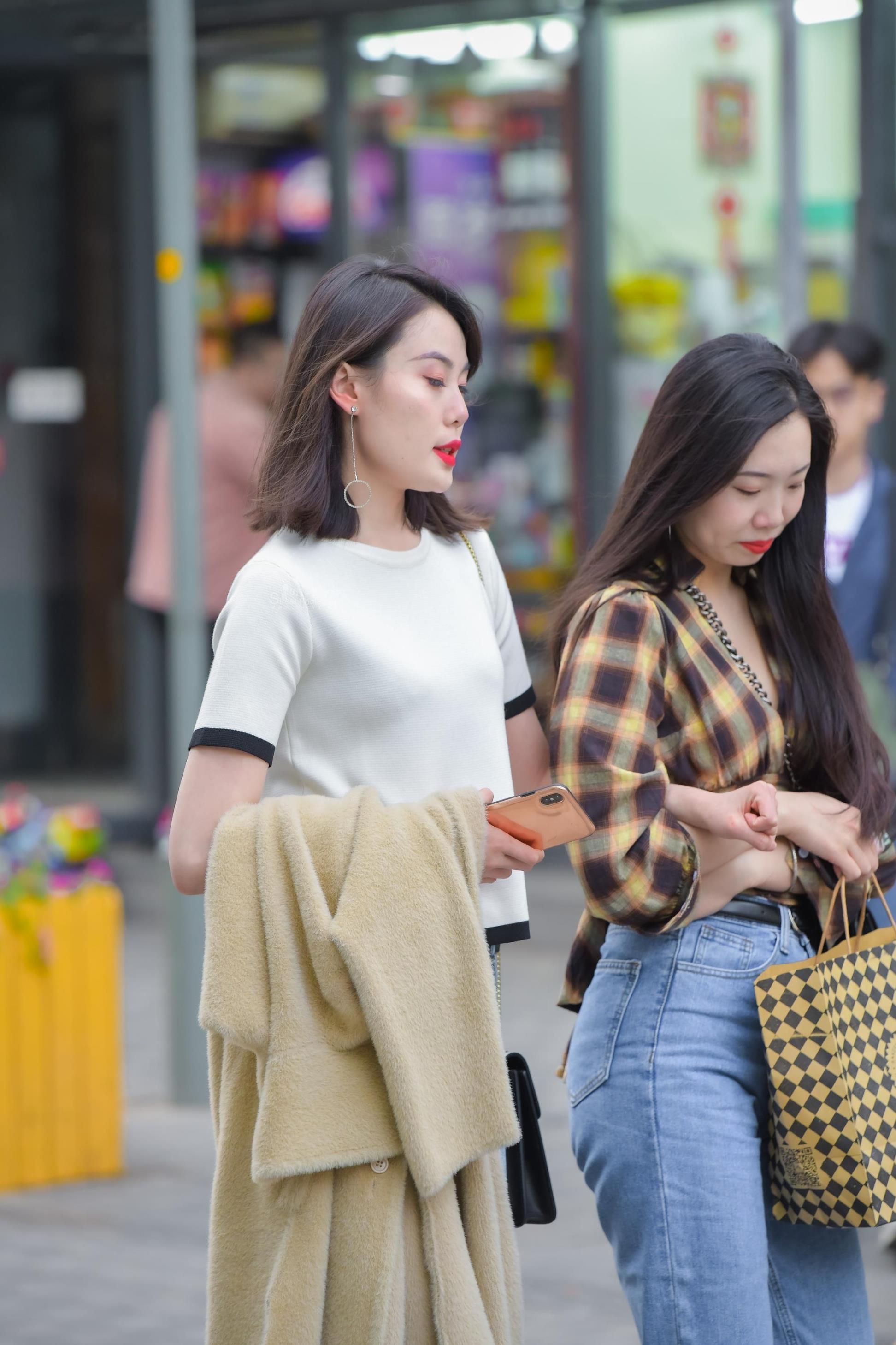 時尚小姐姐最新街拍,時尚小姐姐最新街拍，巷弄深處的獨特風尚探秘