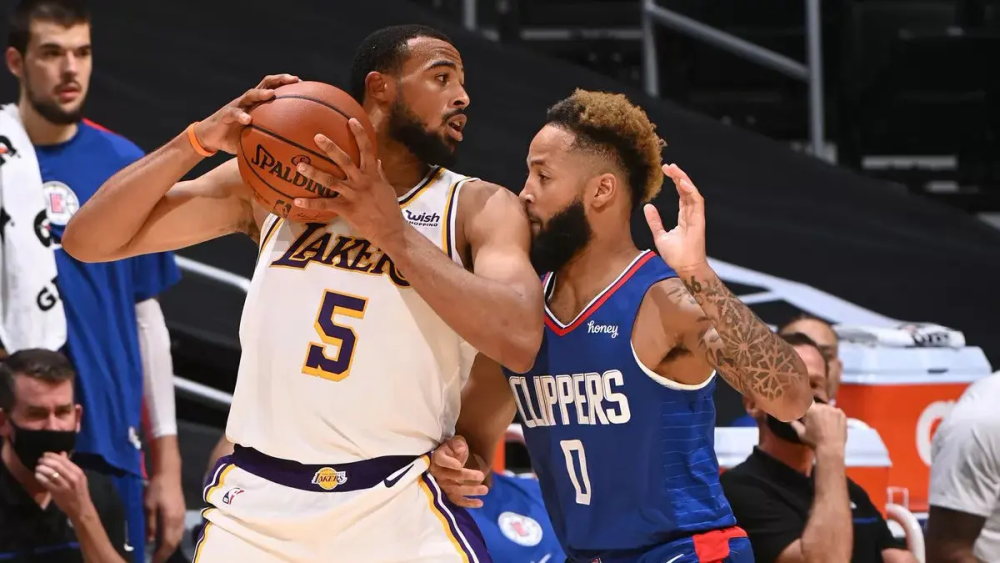 湖人塔克閃耀球場，成為時代璀璨明珠