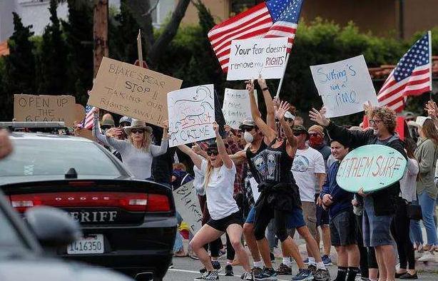 美國疫情缺席下的日常，小城生活、友情與陪伴的力量