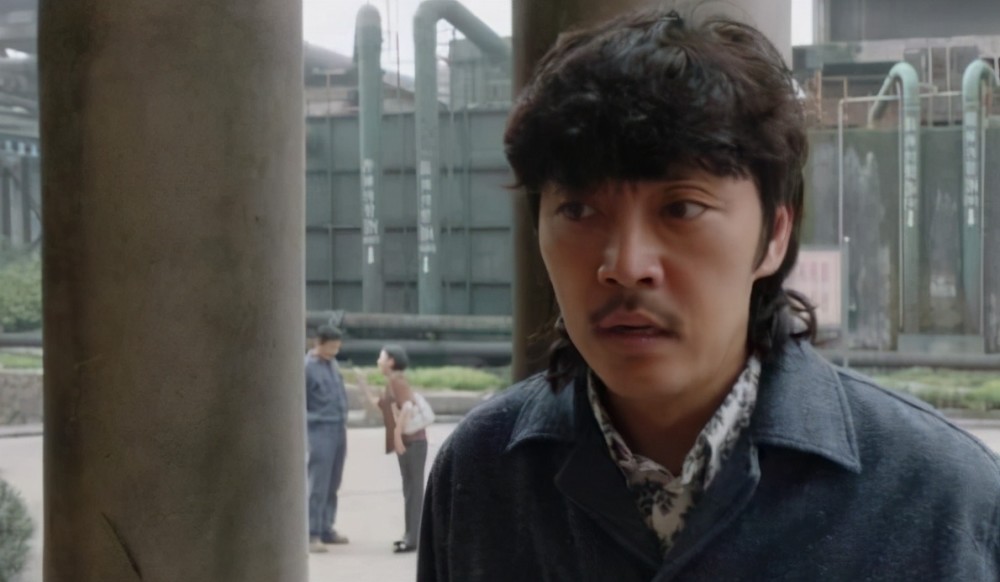 演員尋建建，演藝之路的閃耀之星