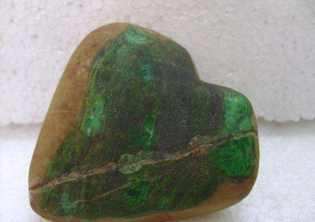 小紅書(shū)探索篇,緬甸翡翠原石價(jià)格的奧秘之旅揭秘