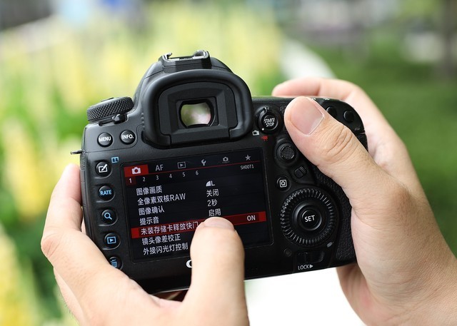 佳能5D4價格深度解析,市場走勢與個人觀點探討