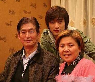 親戚是明星,光環交織下的微妙紐帶