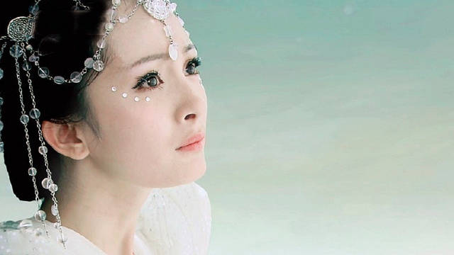 楊冪在電視劇仙劍奇?zhèn)b傳三中的夕瑤角色，暖心記憶回顧