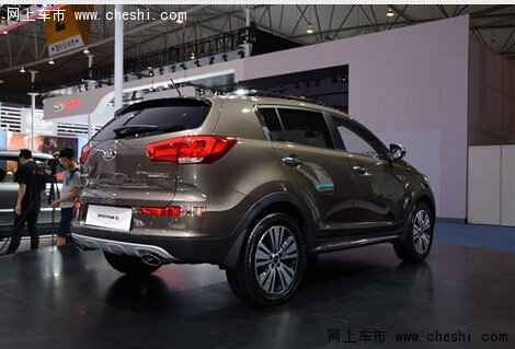 起亞智跑2016新款上市，小巷中的隱藏寶藏揭秘