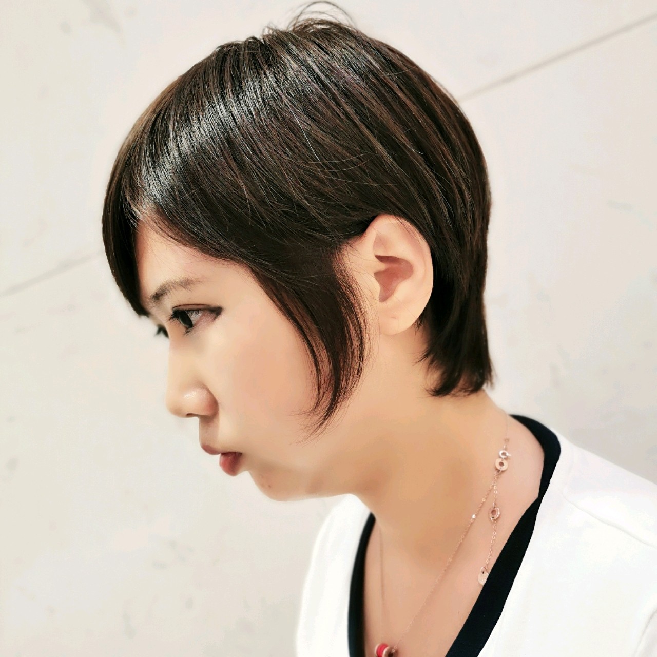 最新女士短發(fā)科技新品引領(lǐng)時(shí)尚潮流，重塑短發(fā)造型趨勢(shì)