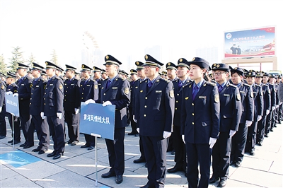 最新統一城管執法制服,科技融合時尚與功能,重塑城市管理新風貌