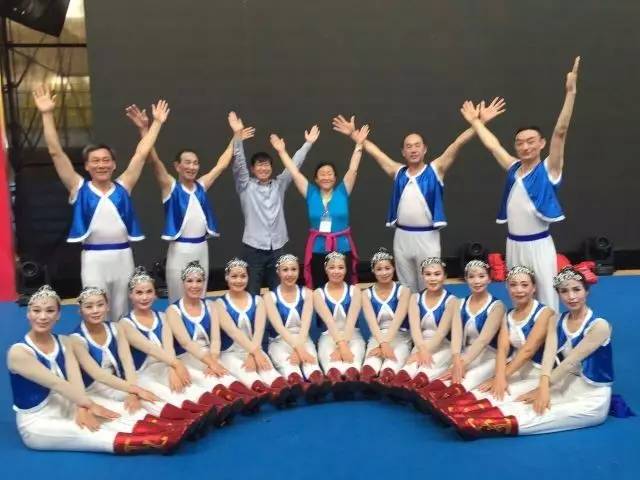 廣場舞新舞變隊形大賽奪冠風采,華麗篇章的一等獎榮耀時刻