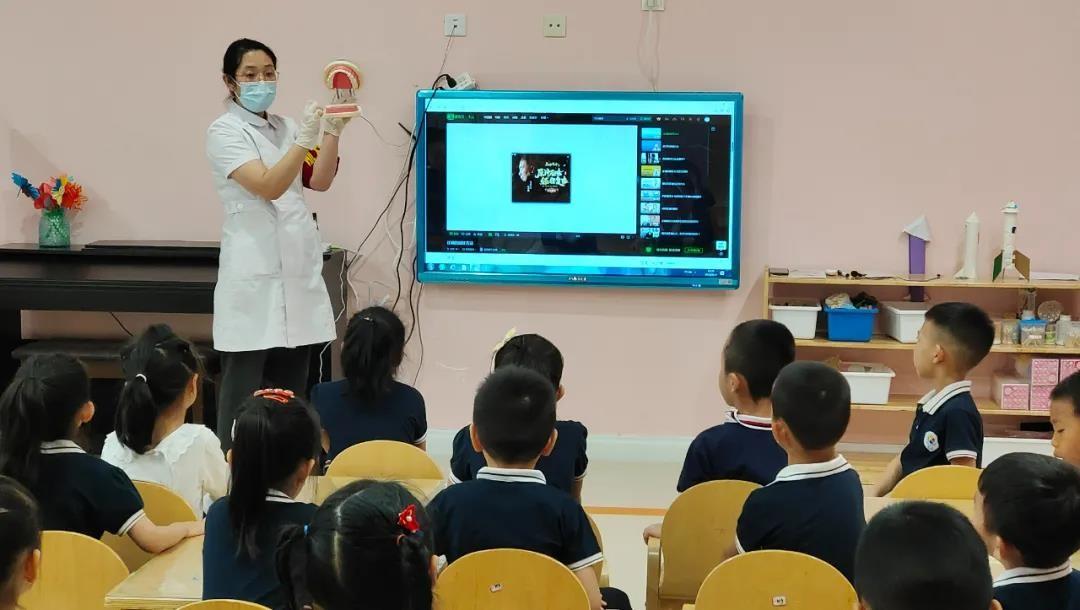 活動牙的種類與價格,微笑背后的力量及自我成長之旅