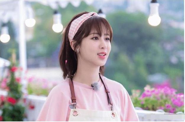 演瓊瑤劇的女演員，揭秘小巷中的秘密小店與她們的故事