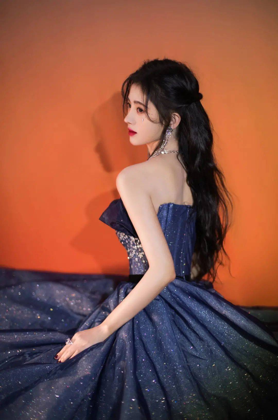 旅行探險背后的真實,與女明星的相遇與挑戰?