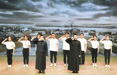 演員鐘華，炸裂演技，魅力四射的熒幕魅力之星