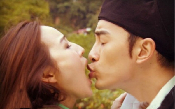 明星親嘴視頻，自然美景下的浪漫之旅，探尋內心的寧靜與平和