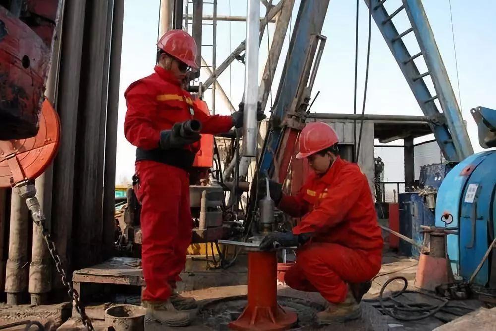 中油工程最新動態(tài)與小巷深處的獨(dú)特風(fēng)味探秘