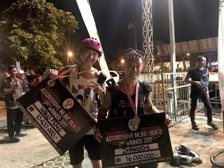 速度與激情的碰撞，極限輪滑比賽挑戰極限，展現輪滑盛宴