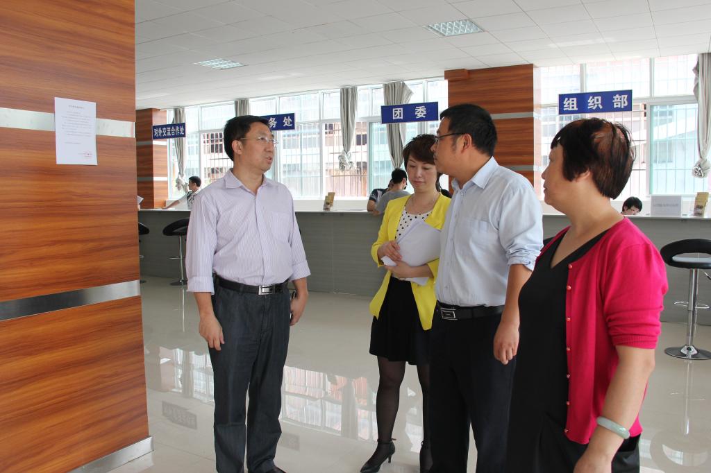 嚴(yán)書記最新動態(tài)更新,關(guān)注嚴(yán)書記的最新行動