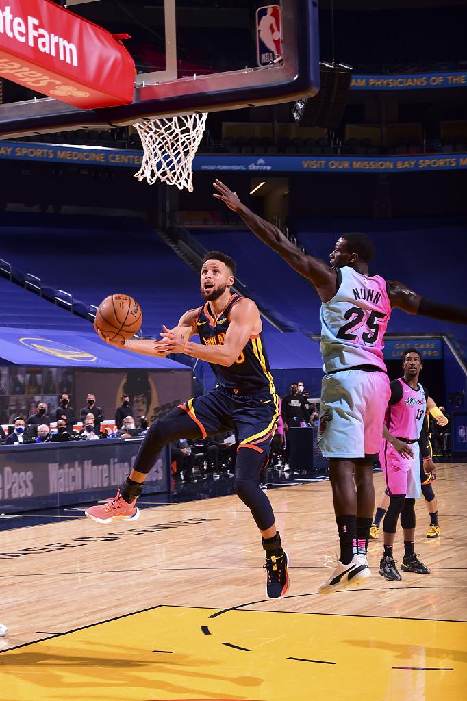 匠心秘境,小巷中的打鐵比賽探索之旅