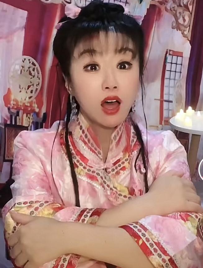 探索明星小巷的秘密，隱藏的特色小店之旅