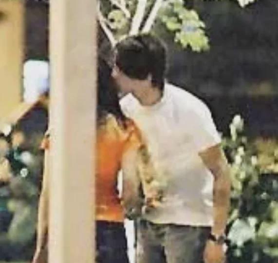 出軌男明星的秘密,小巷深處的情感風波