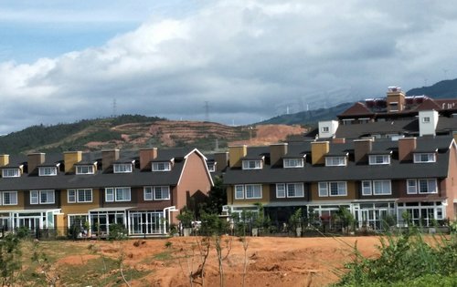 滇西商務(wù)中心最新動態(tài)及自然美景探索之旅，內(nèi)心平和與寧靜的追尋