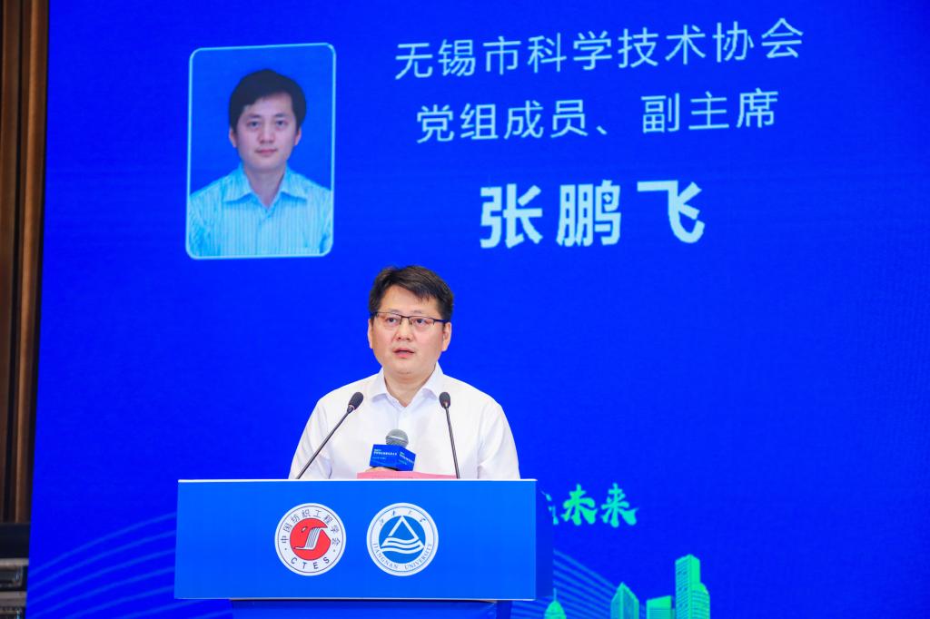 權(quán)謀張鵬飛的最新動態(tài),小巷中的獨特風(fēng)味探索之旅揭秘