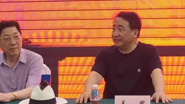 小紅書分享，走進相聲的世界——探尋舞臺魅力與隨意之處，領略相聲演員的風采