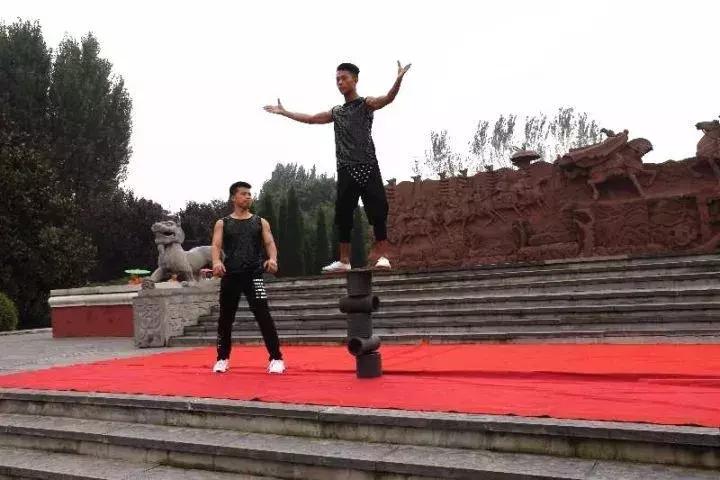 許鄢快速通道最新實拍，前行之路展現自信與成就