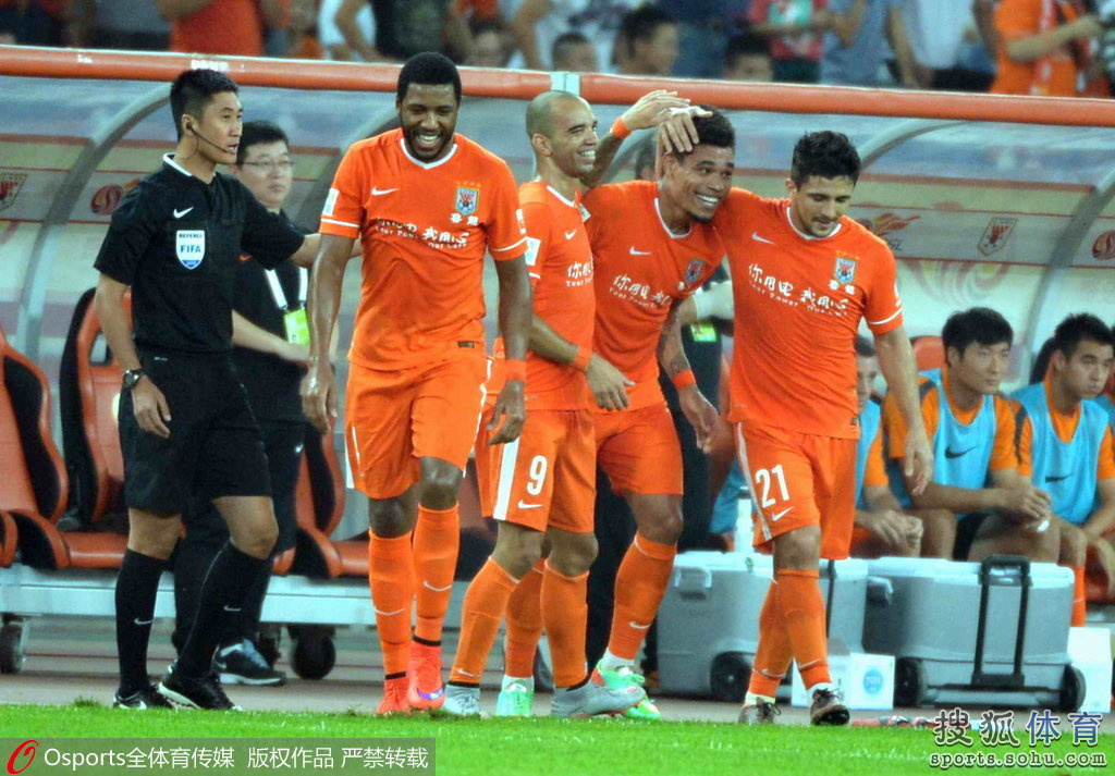 魯能重慶比賽，多維解讀的體育盛宴