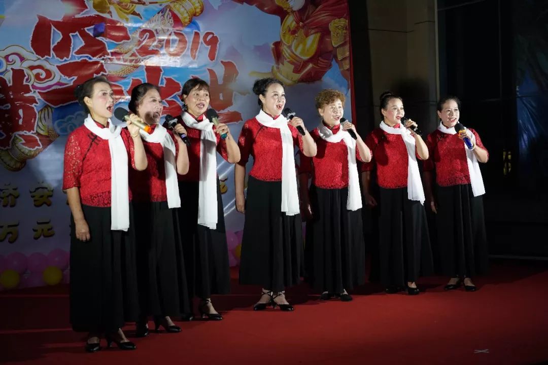 中老年歌唱比賽，唱響生活的旋律，激情再現舞臺！