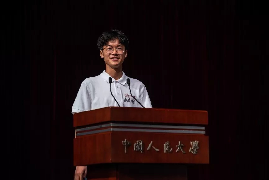 周子杰，熒屏璀璨之星的光輝旅程