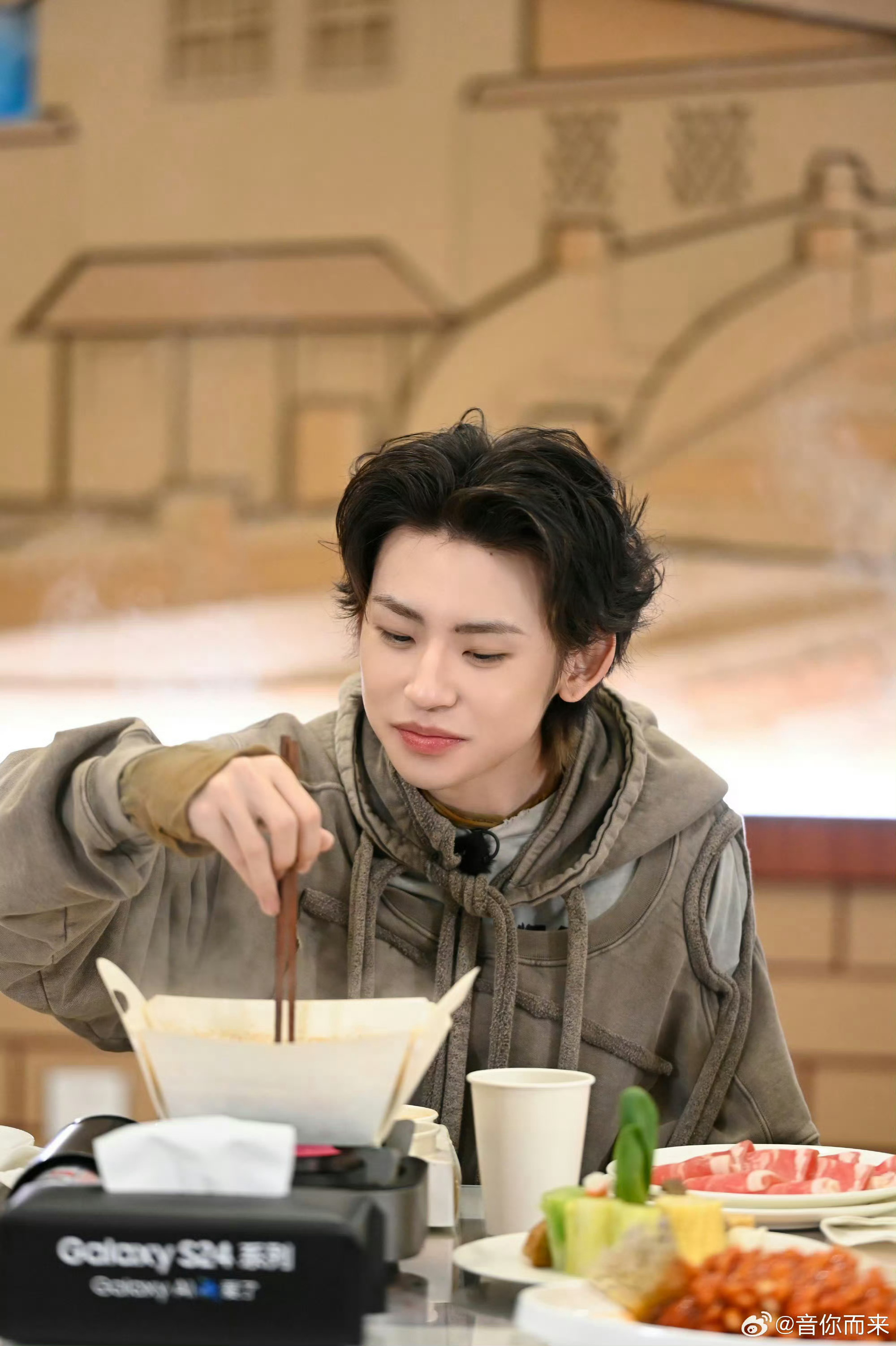 小鬼最新綜藝節目，聚焦熱門娛樂，探索綜藝新動向