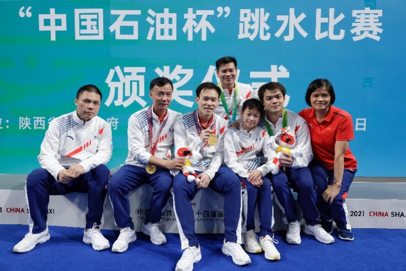 全運會跳水比賽，小巷深處的夢與特色小店的奇遇